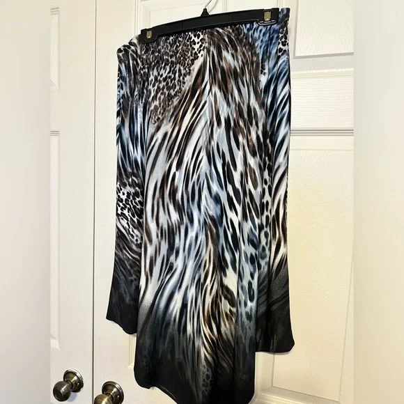 Chico’s Asymmetrical Skirt (Chicos size 2) Animal print Blue/Brown (12-14) - Picture 2 of 5